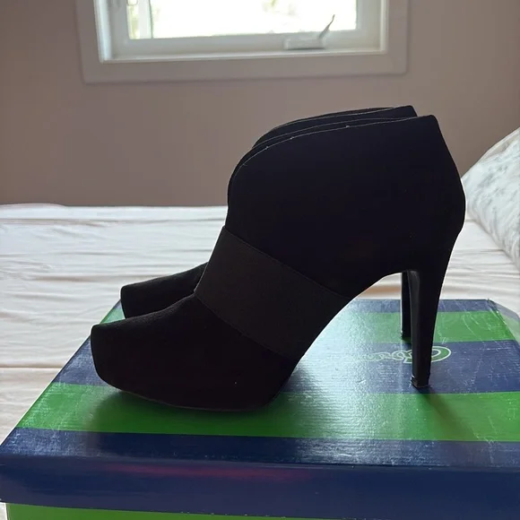 Arnold Churgin Suede Platform Bootied - Picture 3 of 3